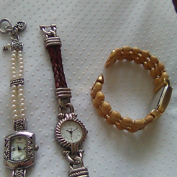 BUNDLE OF WATCHES